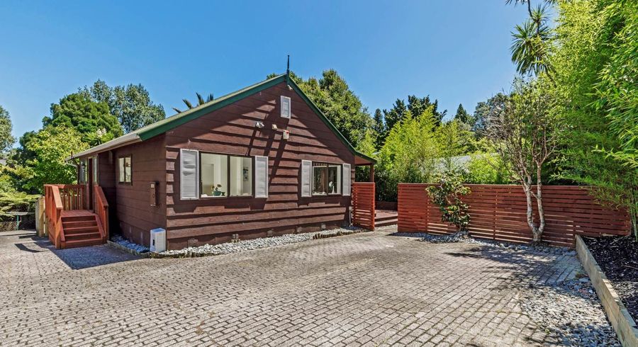  at 1/17 Geoffrey Road, Torbay, Auckland