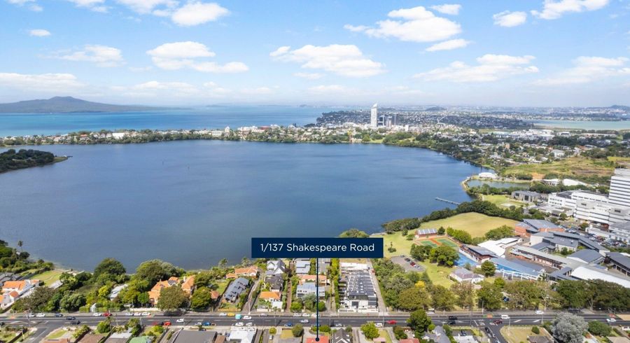  at 1/137 Shakespeare Road, Milford, Auckland