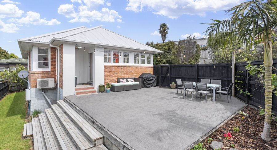  at 8 Wahanui Road, Greenlane, Auckland City, Auckland