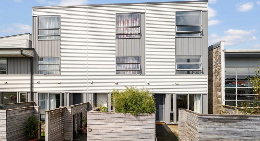  at 10/24 Princess Terrace, Newtown, Wellington