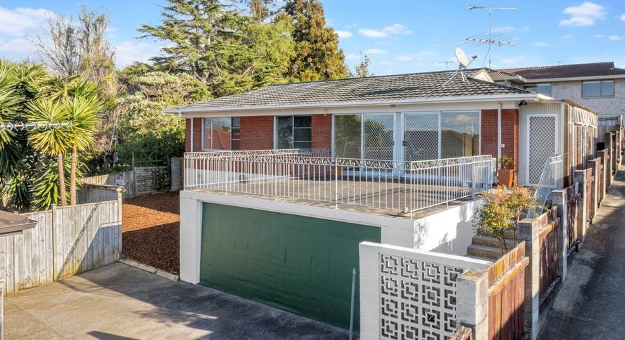  at 2 Sherie Place, Howick, Manukau City, Auckland