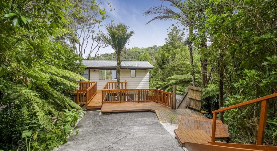  at 29 Warner Park Avenue, Laingholm, Waitakere City, Auckland