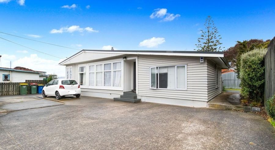  at 74 Forest Hill Road, Henderson, Auckland