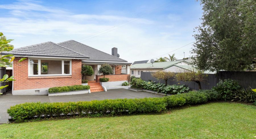  at 25  Rosier Road, Glen Eden, Waitakere City, Auckland