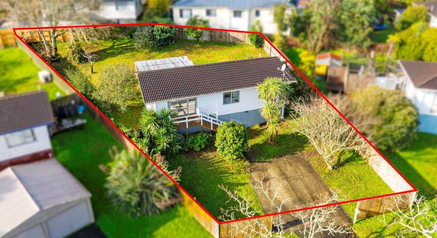  at 5 Jarrah Place, Massey, Waitakere City, Auckland