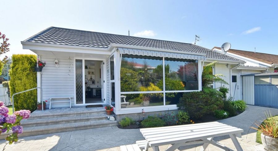  at 22 Prestons Road, Redwood, Christchurch