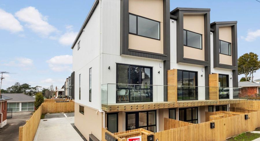  at 2/53 Archibald Road, Kelston, Waitakere City, Auckland