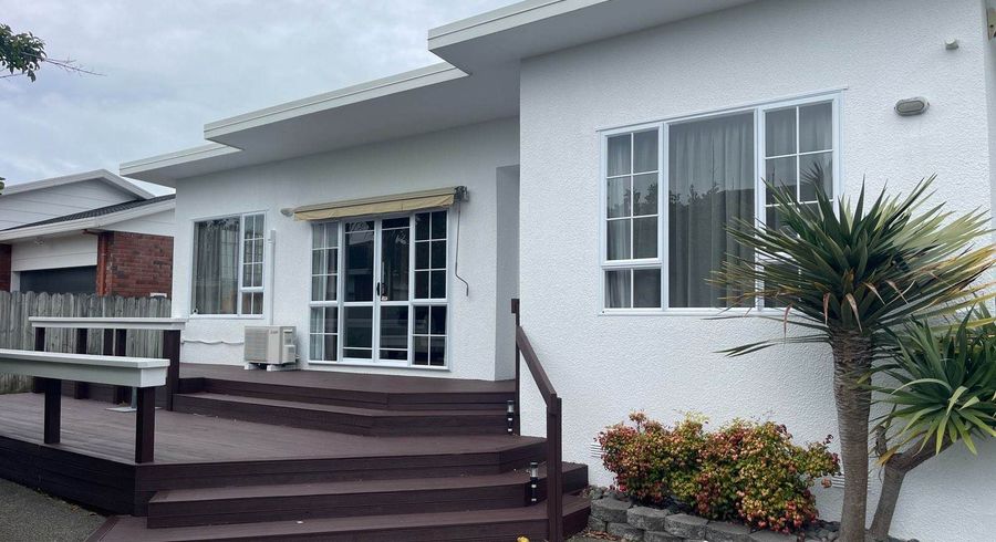  at 4 County Road, Torbay, Auckland