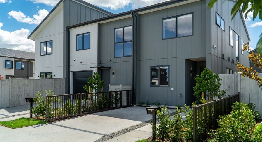  at 8 Paraone Crescent, Takanini, Papakura, Auckland