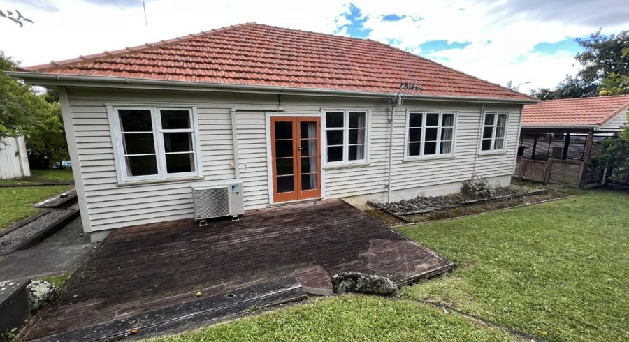  at 15 Plymouth Street, Roslyn, Palmerston North, Manawatu / Whanganui
