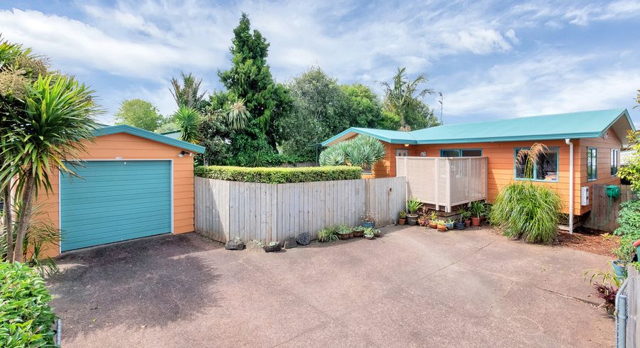  at 1/10 Dallow Place, Henderson, Auckland