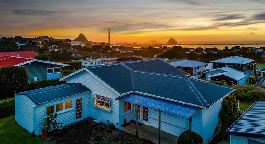  at 413 Devon Street West, Lynmouth, New Plymouth