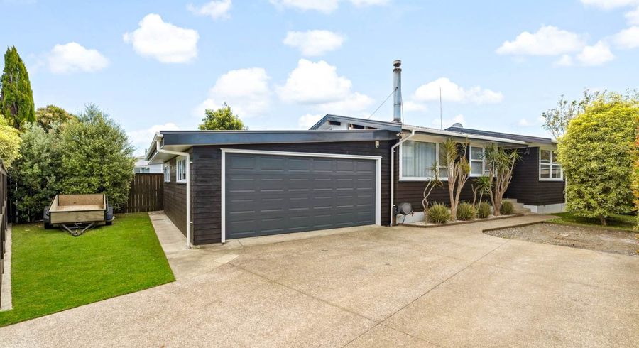  at Te Atatu Peninsula, Waitakere City, Auckland