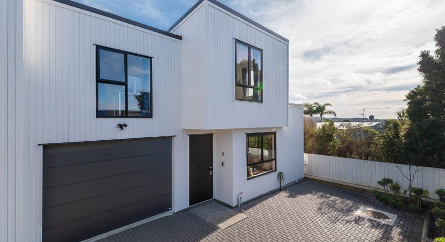  at 61B Knights Road, Rothesay Bay, North Shore City, Auckland
