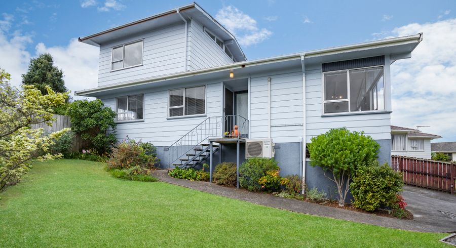  at 51 Rosewarne Crescent, Glendene, Auckland