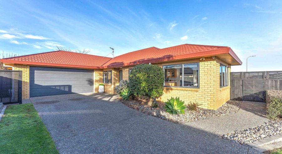  at 32 Monarch Place, Paraparaumu Beach, Kapiti Coast, Wellington