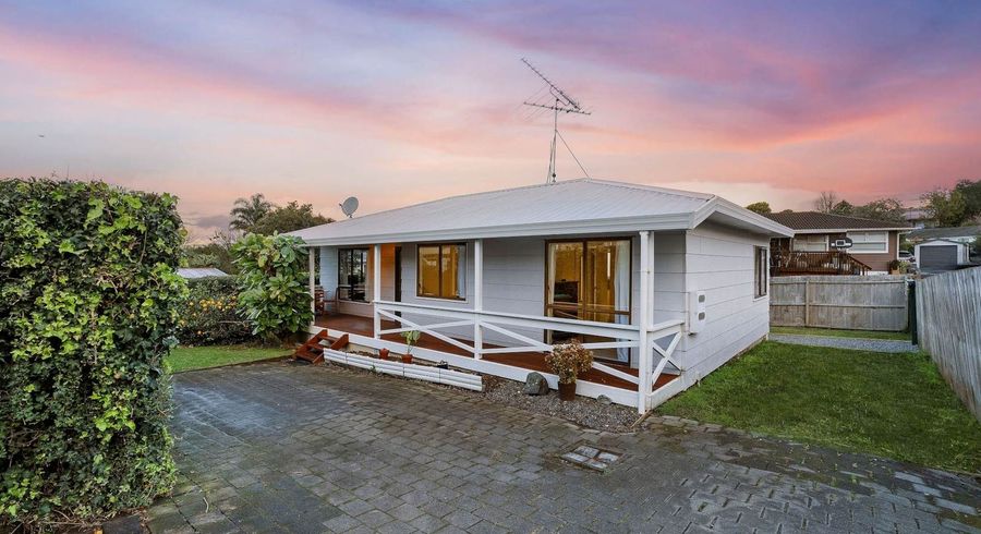  at 2/65 Weldene Avenue, Glenfield, North Shore City, Auckland