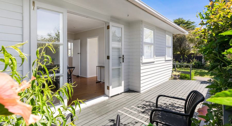  at 2/25 Margaret Place, Milford, North Shore City, Auckland