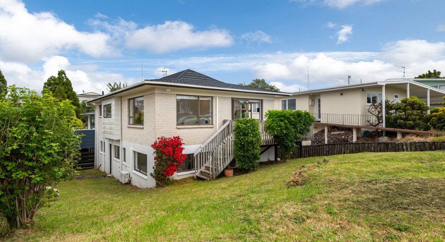  at 1/27 Knightsbridge Drive, Forrest Hill, North Shore City, Auckland