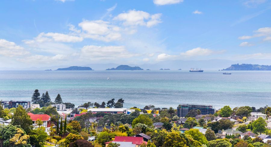  at 1/735 East Coast Road, Browns Bay, North Shore City, Auckland