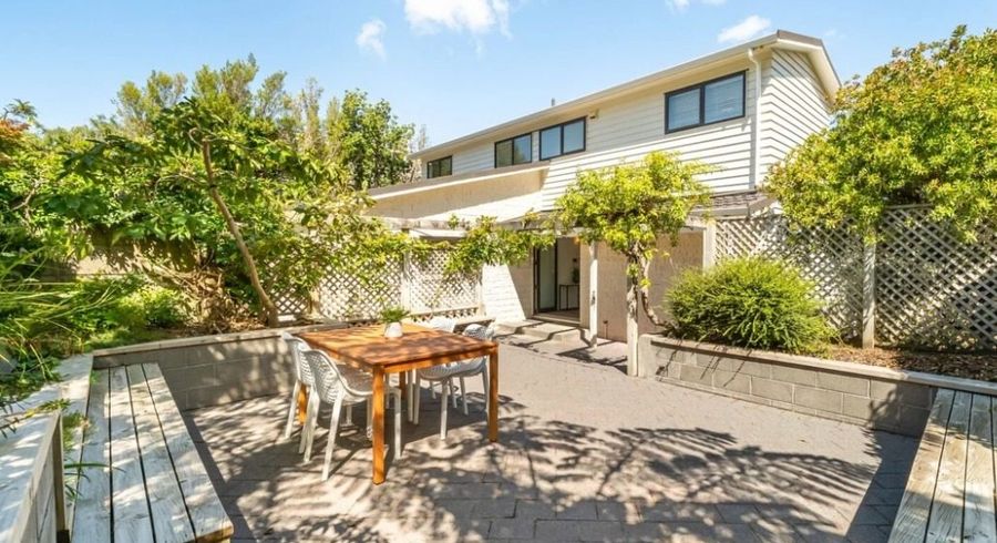  at 30 Stanhope Grove, Korokoro, Lower Hutt, Wellington