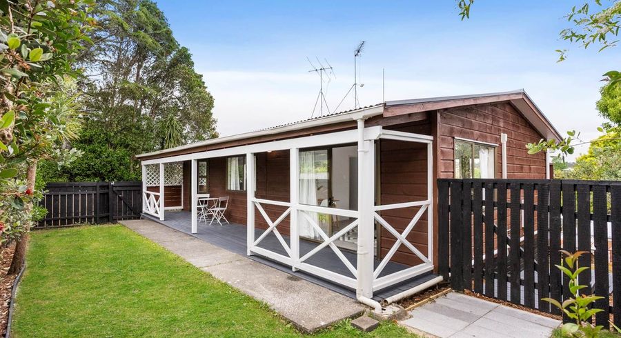  at 1/81 Fairclough Road, Beach Haven, Auckland