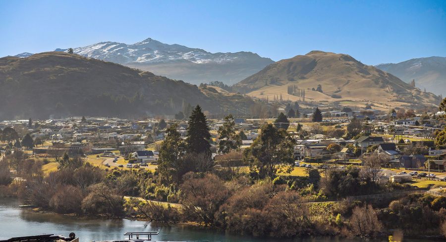  at 16 Old Homestead Place, Kelvin Heights, Queenstown-Lakes, Otago