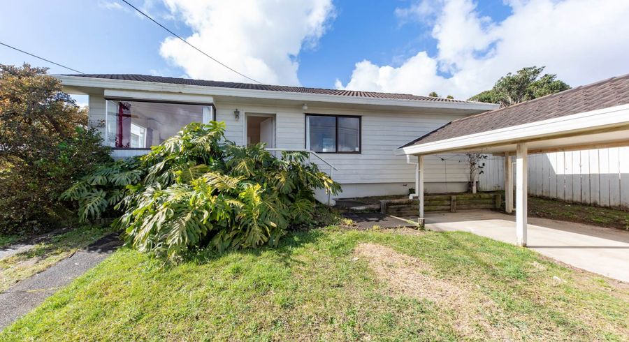  at 25 Sunnyfield Crescent, Glenfield, Auckland
