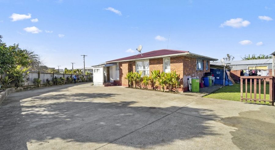  at 9 Macky Avenue, Mangere East, Auckland