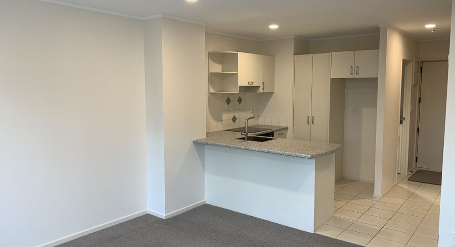  at E7/20 Ian Marwick Place, Birkenhead, North Shore City, Auckland