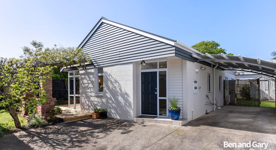  at 2/118 Victoria Road, Devonport, Auckland