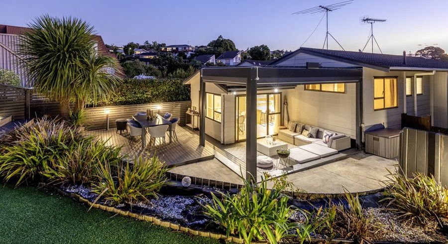  at 35 Pickwick Parade, Mellons Bay, Auckland