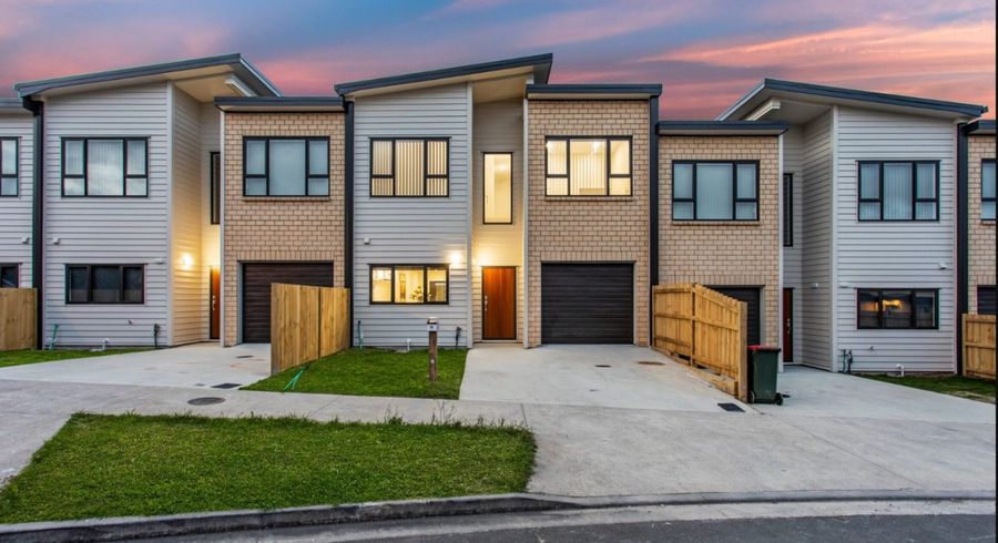  at Current /18 New  Millcroft Lane, Ranui, Waitakere City, Auckland