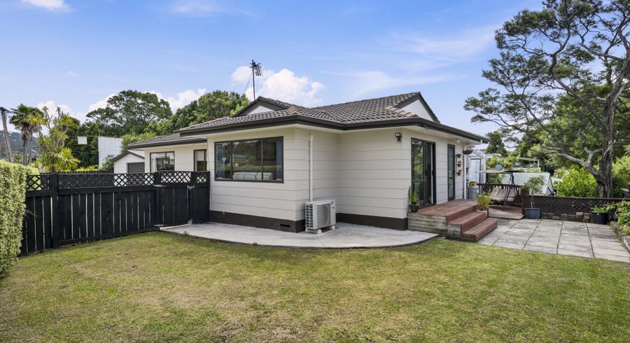  at 121 Godley Road, Green Bay, Waitakere City, Auckland