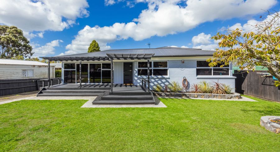  at 6 Lucas Place, Weymouth, Manukau City, Auckland