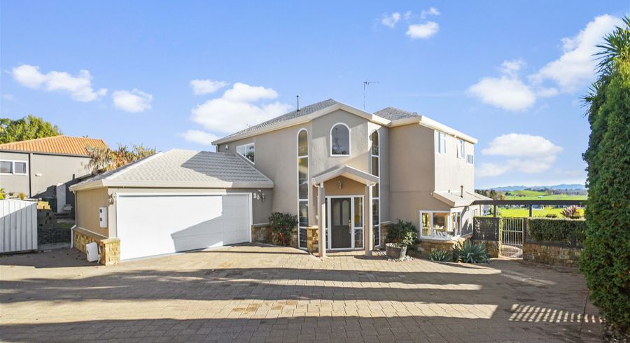  at 26 West Ridge Drive, Western Heights, Hamilton