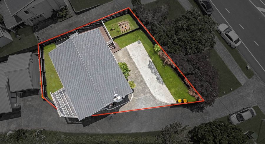  at 1/962 East Coast Road, Torbay, North Shore City, Auckland