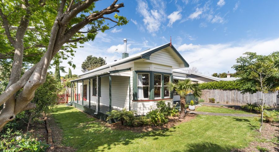  at 16 Margaret Street, Roslyn, Palmerston North, Manawatu / Whanganui