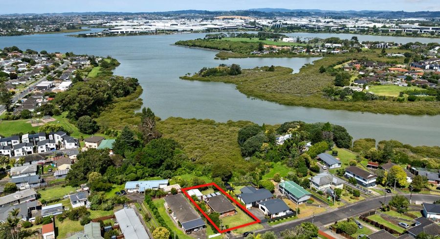  at 13 Mataroa Road, Mount Wellington, Auckland City, Auckland