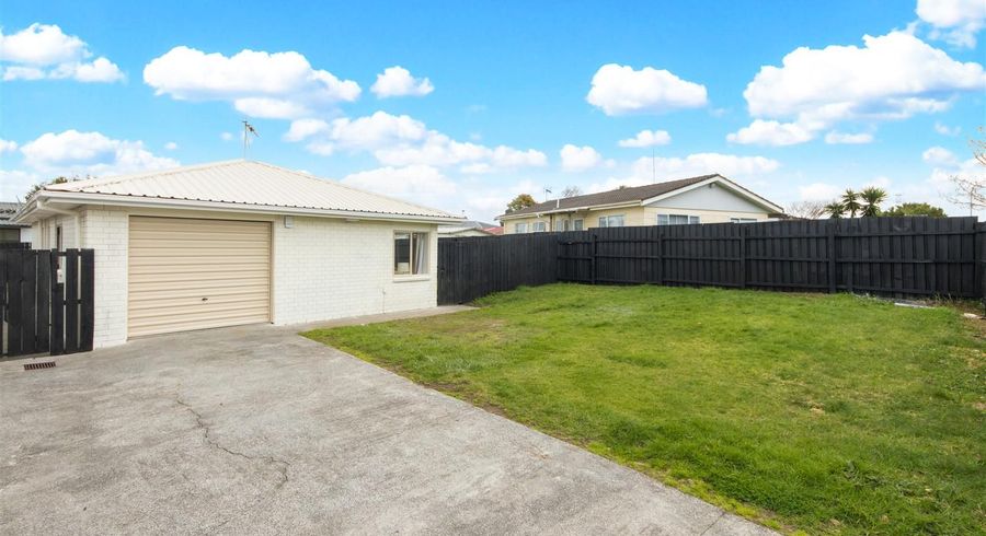  at 127 Shifnal Drive, Randwick Park, Manukau City, Auckland