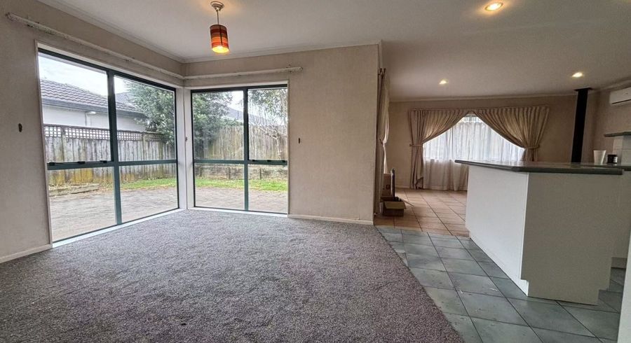  at 2/15 Dunn Place, Farm Cove, Manukau City, Auckland