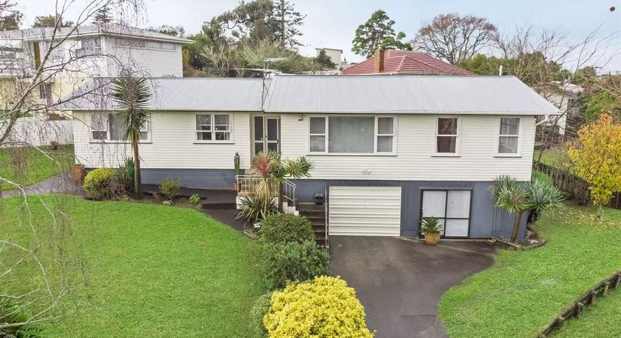  at 2 Nielsen Place, Massey, Waitakere City, Auckland