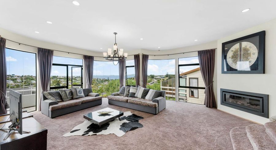  at 16 Calypso Place, Rothesay Bay, Auckland