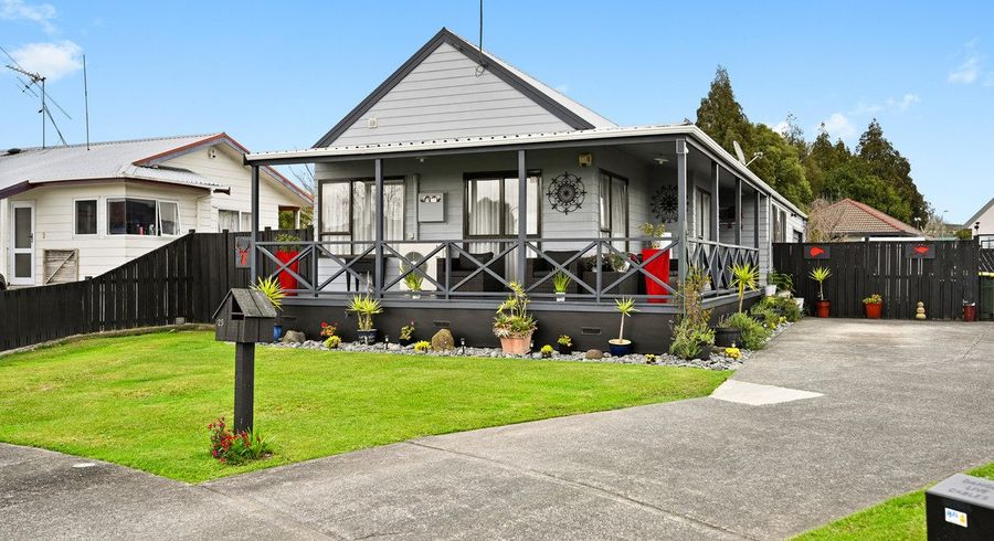  at 25 Kentucky Crescent, Nawton, Hamilton