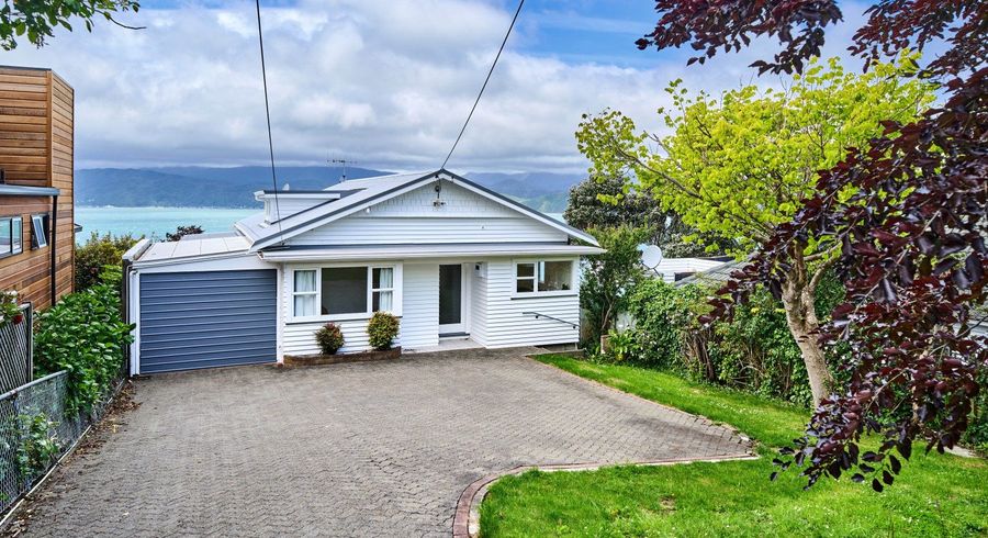  at 134 Nevay Road, Karaka Bays, Wellington
