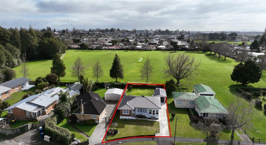  at 33 Beech Crescent, Hillcrest, Hamilton