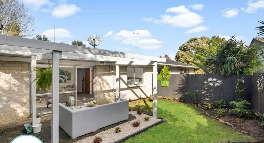  at 2/21 Cosy Place, Howick, Manukau City, Auckland