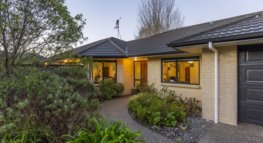  at 122 Maui Pomare Road, Paraparaumu, Kapiti Coast, Wellington