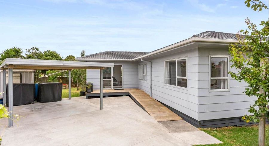  at 5 De Bloge Place, Clendon Park, Manukau City, Auckland