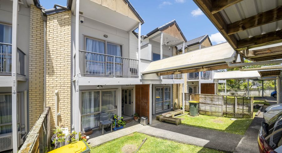  at 6/94 Glengarry Road, Glen Eden, Auckland